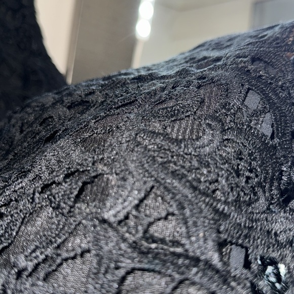 Women’s Chinese Brand Black Lace Tank Top Size Medium - Picture 7 of 10